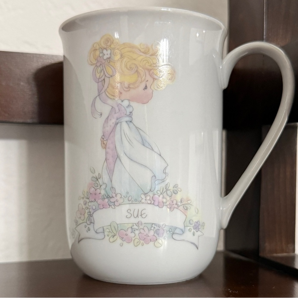 Vintage 1989 Precious Moments “SUE” Mug. EUC.
